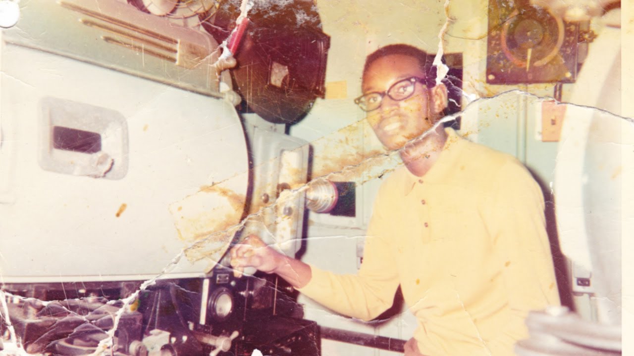 Bringing the Dead Back to Life: How to Restore a Torn Photo in Photoshop