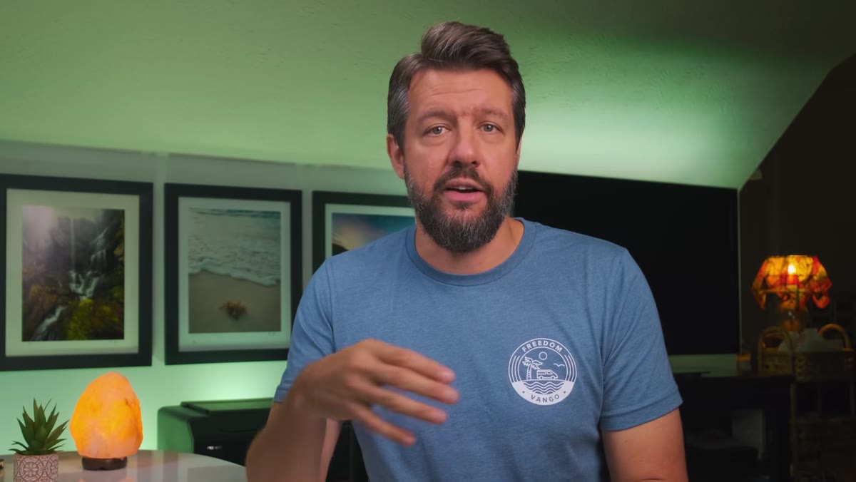 White balance preset dropdown open showing Cloudy and Daylight options