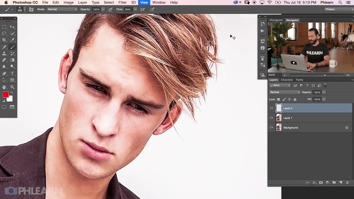 New layer created above Liquify layer for stray hair cleanup