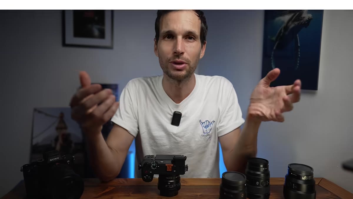 Pierre explaining APS-C vs full frame sensor size comparison