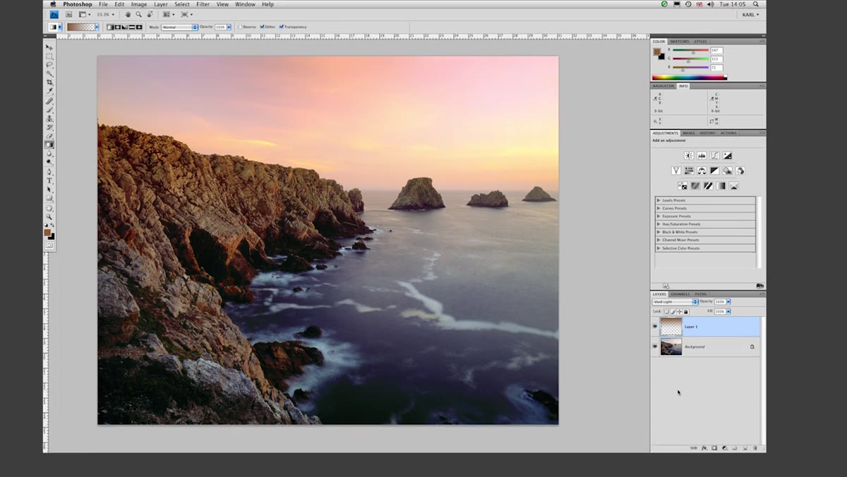 Blend mode dropdown showing Vivid Light selected on gradient layer