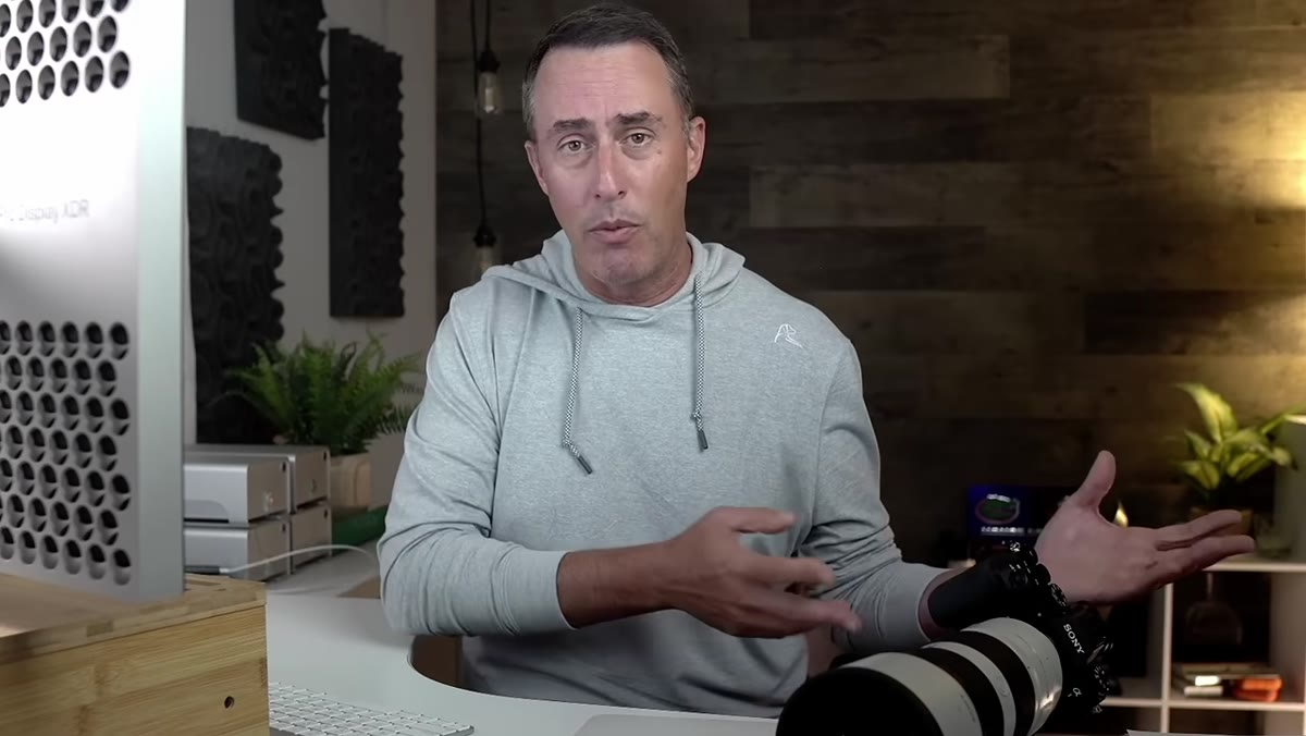 Matt speaking to camera about workflow philosophy