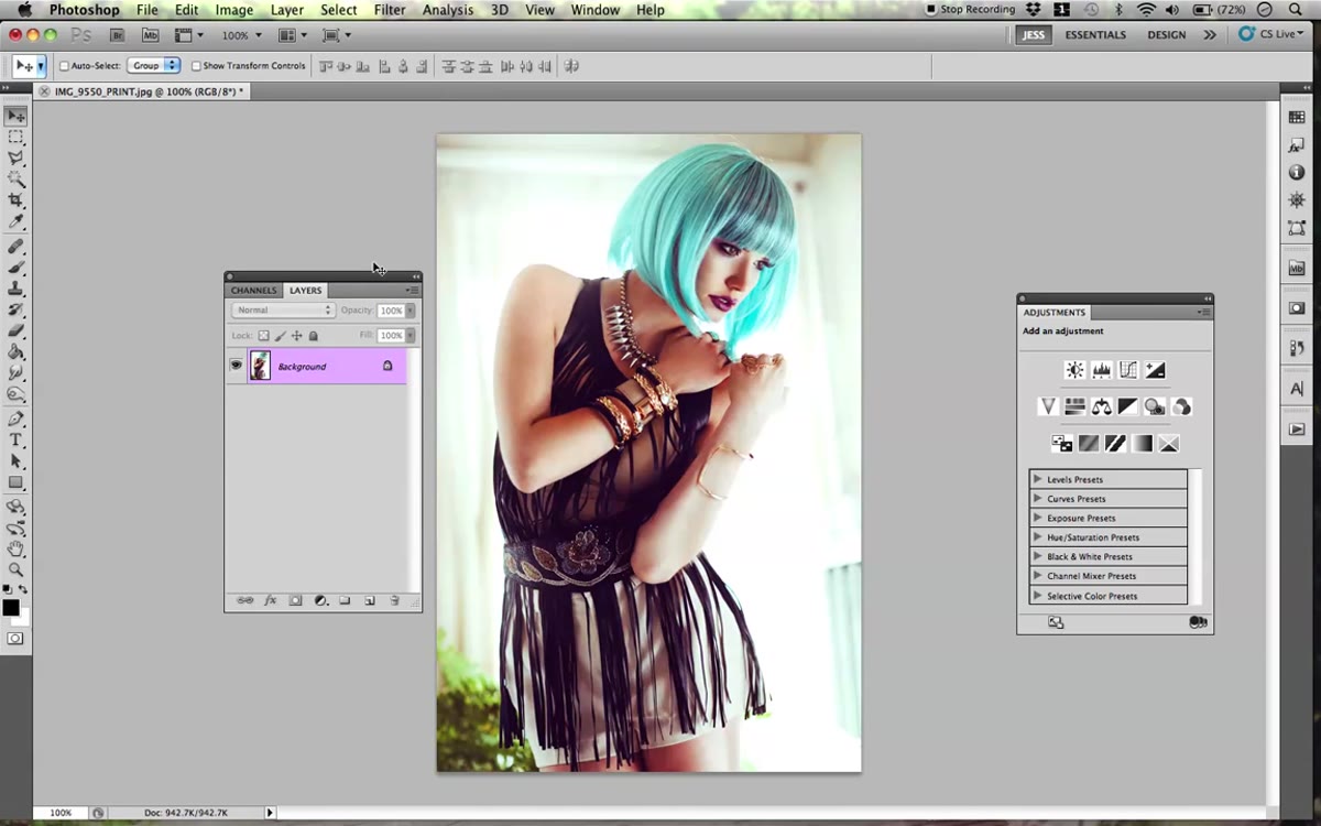 Duplicating the background layer before opening Liquify