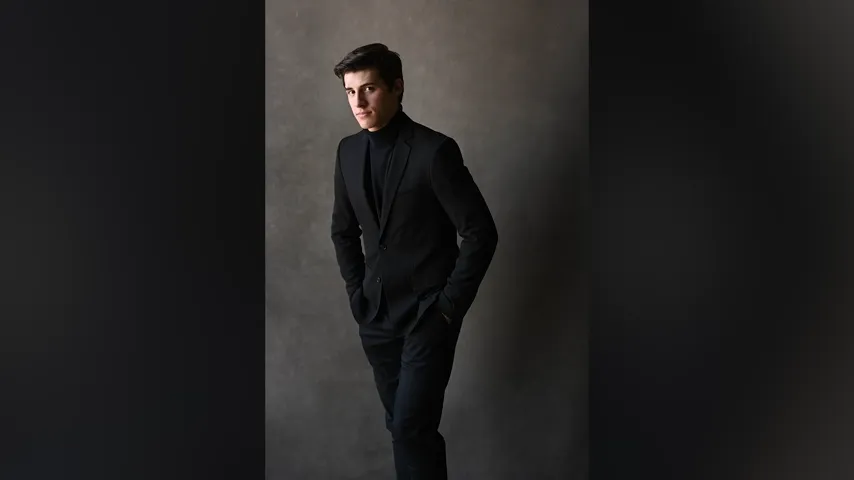 How to Pose Men